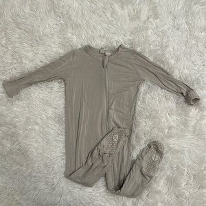 Kyte Baby Zippered Footie. Size 6-12M